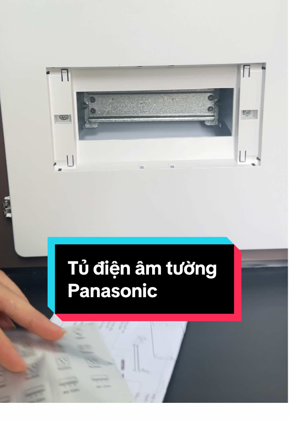 Tủ điện âm tường Panasonic màu trắng #panasonic #tudienamtuong #caudao #congtacocamcaocap 
