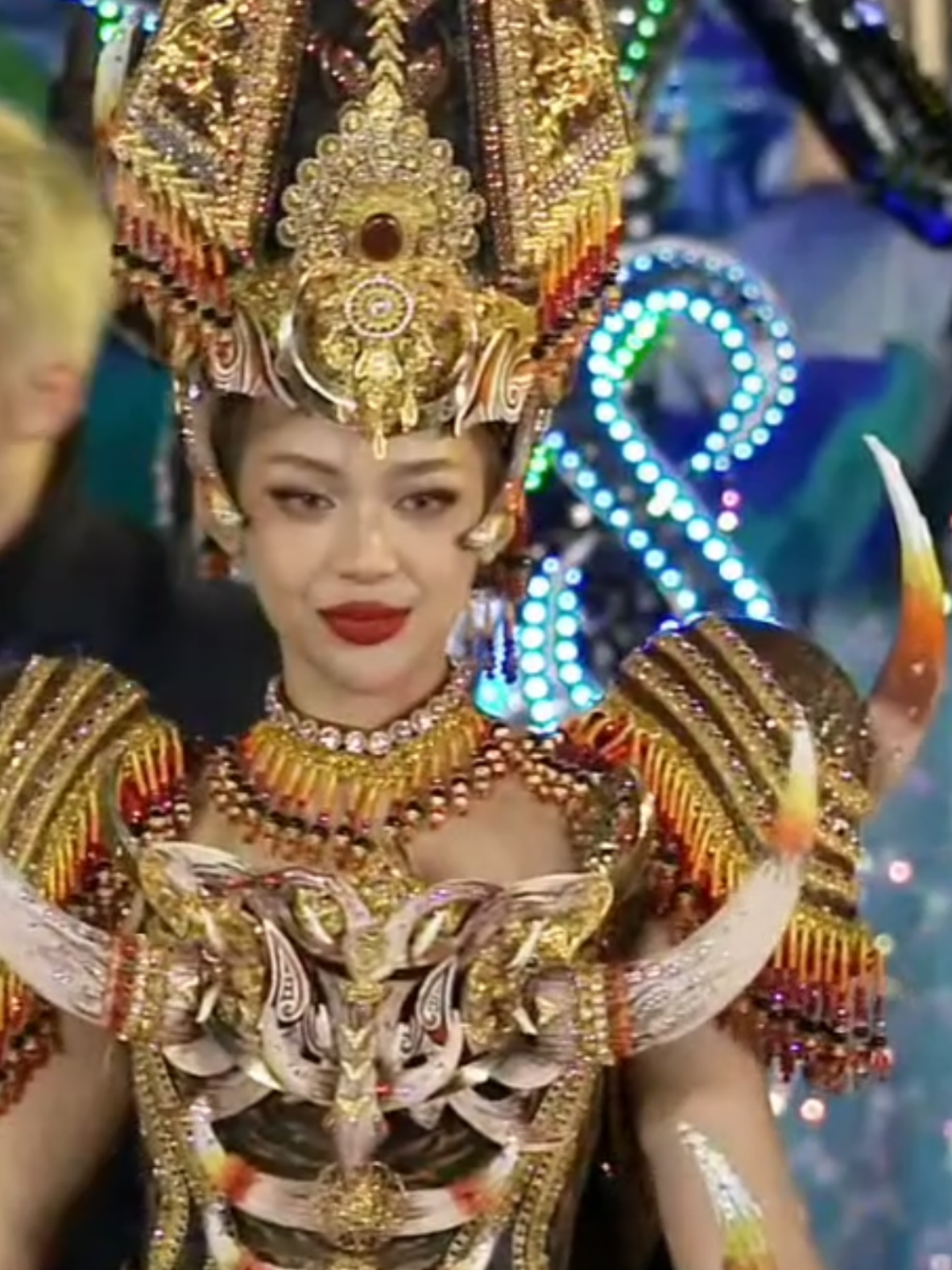 congratulations @salmaranggitaa 🥺🥺🇮🇩🇮🇩 #puteriindonesia #fypシ゚ #pageant #yayasanputeriindonesia #misscosmo 