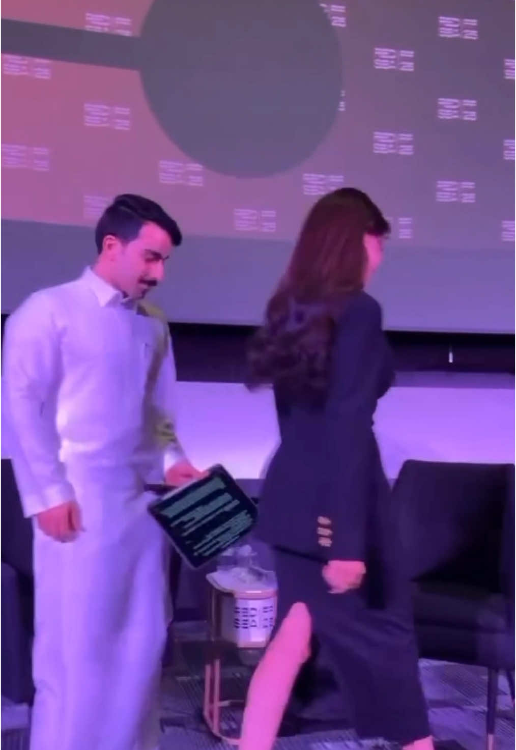 😍🤍 #مهرجان_البحر_الأحمر_السينمائي_الدولي #السعوديه🇸🇦 #fashiontiktok #fashiontiktok #اكسبلورexplore ##اكسبلورexplore #fashiontiktok #فينكو #نايس_ون #نور_الغندور #fashion 