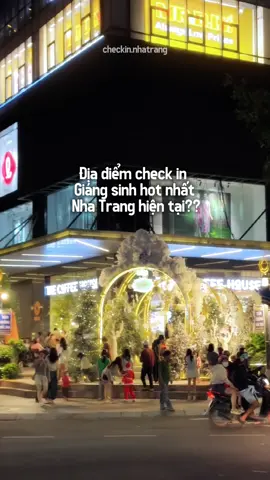 Địa điểm check in giáng sinh hông tốn phí hot nhất Nha Trang hiện tại 🥹🥹 Nhìn không dám ghé lun, chen hông nổi 🫣 #nhatrang #goldcoast #giangsinh #reviewnhatrang #nhatrangbeach  