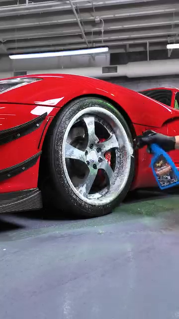 How do you clean aftermarket wheels that are sensitive? Hot Rims Aluminum Cleaner is a great way to clean your wheels without causing harm! @raysp3c #meguiars #howto #viper #wheelcleaner #ReflectYourPassion