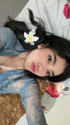 kangen kamu yg jauh dsana.. @Warung Bahagia Malang #kangenkamu #bangjali #kebaya #bulanshining #xyzabc 