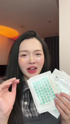 Miếng dán mụn chân ái 