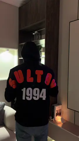 هودي بإسمك و سنة ميلادك🔥 #هودي #هدايا #طباعه_حسب_الطلب #بلوفر #بلوفرات_الشتاء 