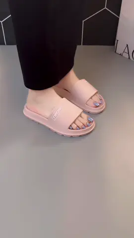 Dép quai ngang đi siêu nhẹ êm chân ạ #trangdepxinh #giaydep #giaydepnu #depnuxinh #depquaingang 