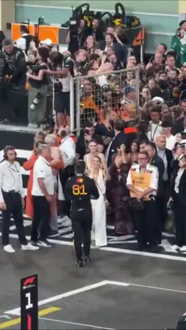 the piastri family omg 😭 #oscarpiastri #op81 #f1 #formula1 #mclarenf1 