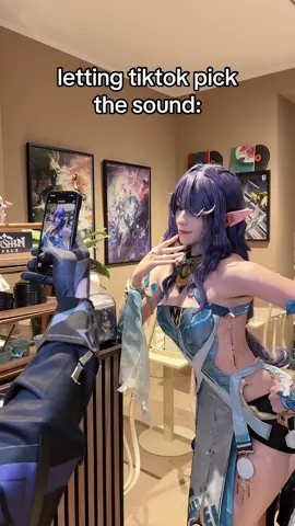 does it fit? #lauma #laumacosplay #nodkrai #hoyoversecafe #berlin #genshin #genshincosplay #genshinimpact33 #newcosplay #hoyoverse #genshintok #randomsound #fypppppppppppppp #foryoupage❤️❤️ 