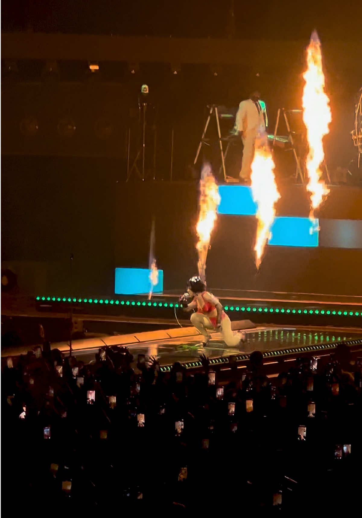 tia tameruh #concert #dojacat #mavietour #fyp #manila 