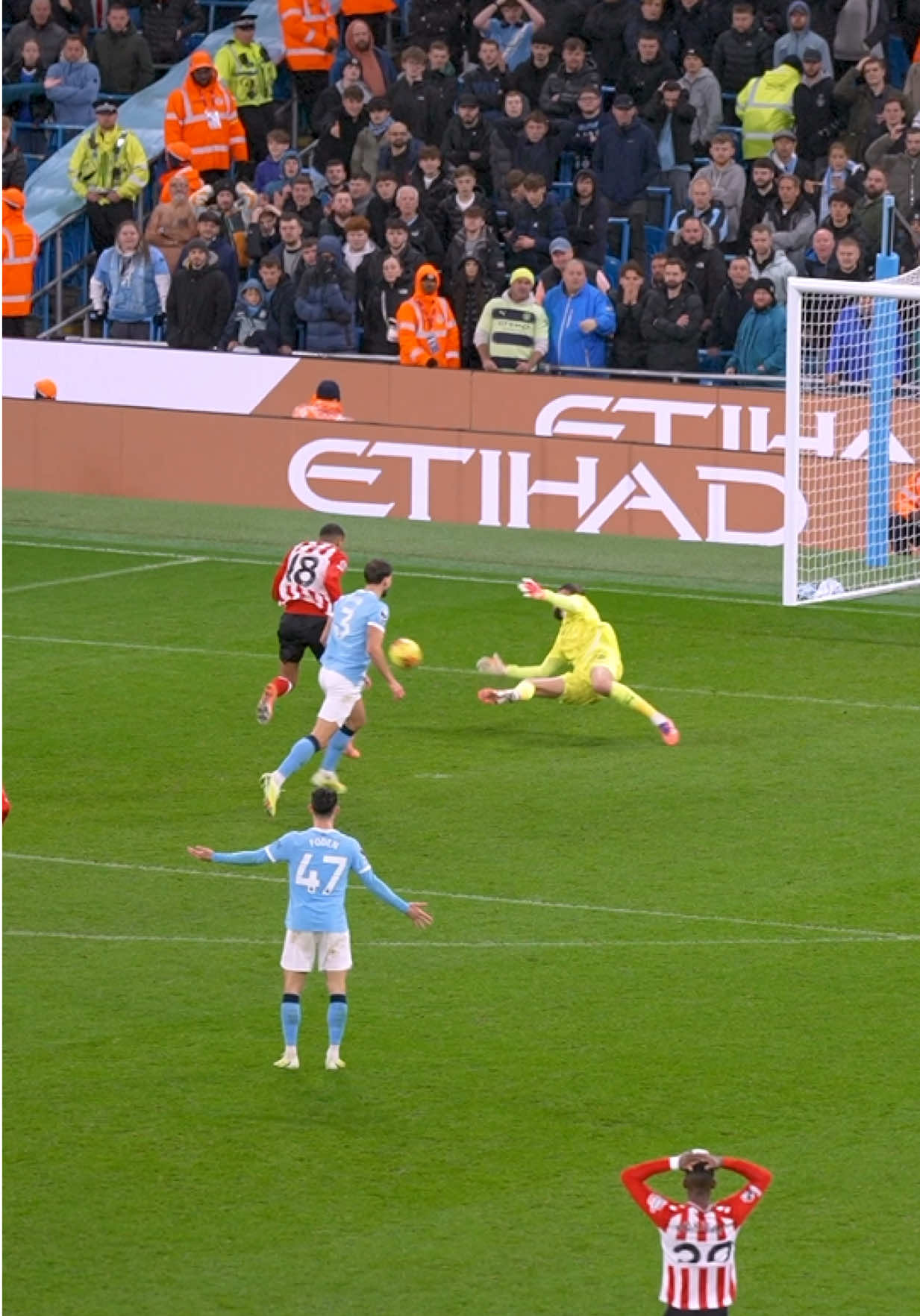 Big stop from Gigio 😤🧤