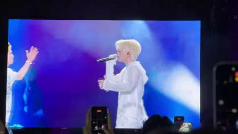 Chịu cách mình nói thua @RHYDER #nhungthanhphomomang 💖