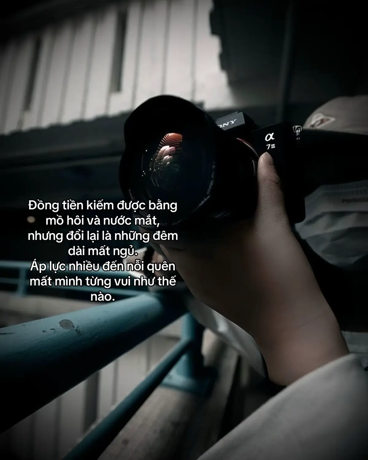 Đồng tiền kiếm được bằng mồ hôi và nước mắt, nhưng đổi lại là những đêm dài mất ngủ. Áp lực nhiều đến nỗi quên mất mình từng vui như thế nào.#xuhuong #xuhuongtiktok #buon #story #stt_buồn_tâm_trạng 