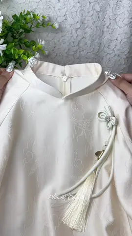 Áo dài cô dâu cách tân gấm 4 tà #aodai #aodaitet #aodaicachtan #thoitrang #fypシ゚ 