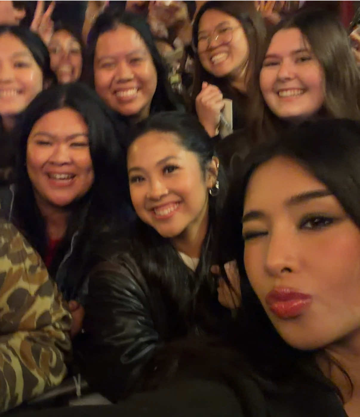 a little silly moment HAHA fr so proud of you and love you so so much @sophia laforteza ♥️ #katseye #beautifulchaostour #katseye_sophia #sanfrancisco @KATSEYE 