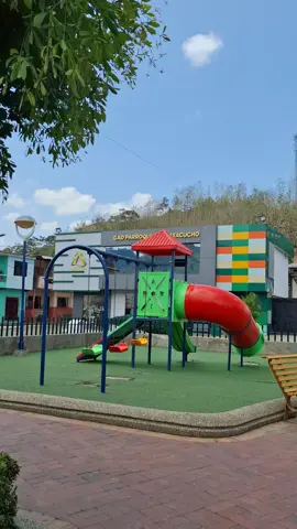 Cuando visites Ayacucho una parada obligatoria es  disfrutar de sus ricas empanadas en los diferentes lugares.