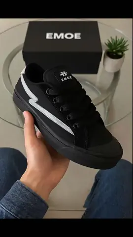 Sepatu kece harga ramah? EMOE jawabannya! 😍✨ #SepatuEMOE #SneakersKeren #UnboxingSepatu #DailyOutfitIdeas #SneakerIndonesia        