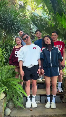 Sao cũng được miễn hạnh phúc thấy vui là được ...không giỏi cũng được miễn hết lòng là được.. mọi điều tốt đẹp tự khắc đến🥰#dancechill #nhảy #hieudinh#dance #lee_cherry d/c: @Hiếu Đình | Groupx @Đỗ Thúc Đan 