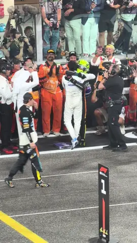 Carlos congratulating Lando 👏 #carlando#carlossainz#landonorris#abudhabigp#f1