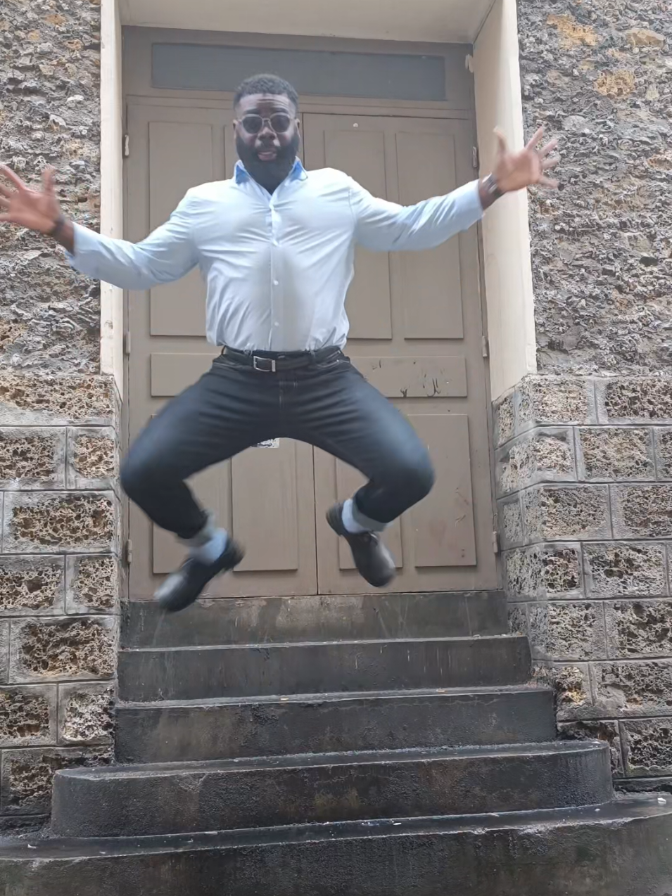 taguer le propriétaire svp 😭😂@Gims ❤️📌🇫🇷 @DADJU #paris 