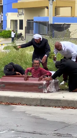 La caja de madera divertida 🤣