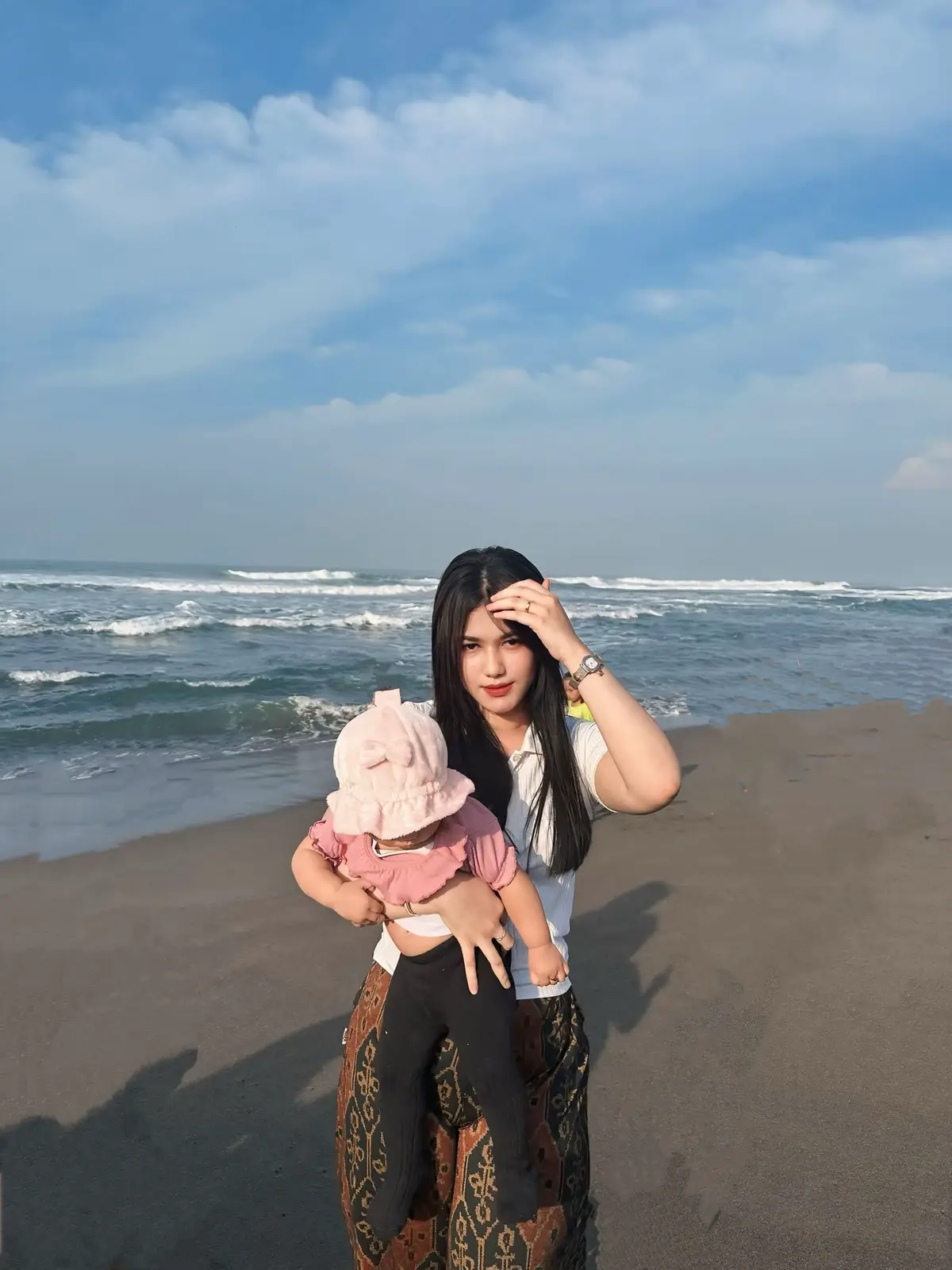 “ jangan pernah kembali ke masalalu yg buruk” Jika berdua saja itu bisa bahagia ❤️ Biar dia yg menanggung karma akibat ulahnya ☺️