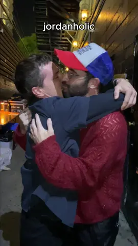Now kiss! #ILoveLA #JordanFirstman #JoshHutcherson 