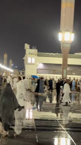 Rahmat baras raha Nabi ka sheher ma#madina #viral #allhumdulillah♥️💯😘 #viralvideo #foryou 