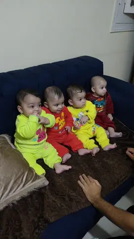 واحنا قاعدين نحسب اول الشهر😂 #ليله_ليندا_مسك_مرام #التؤام_الرباعي #4cats #ابو_البنات #شعب_الصيني_ماله_حل😂😂 