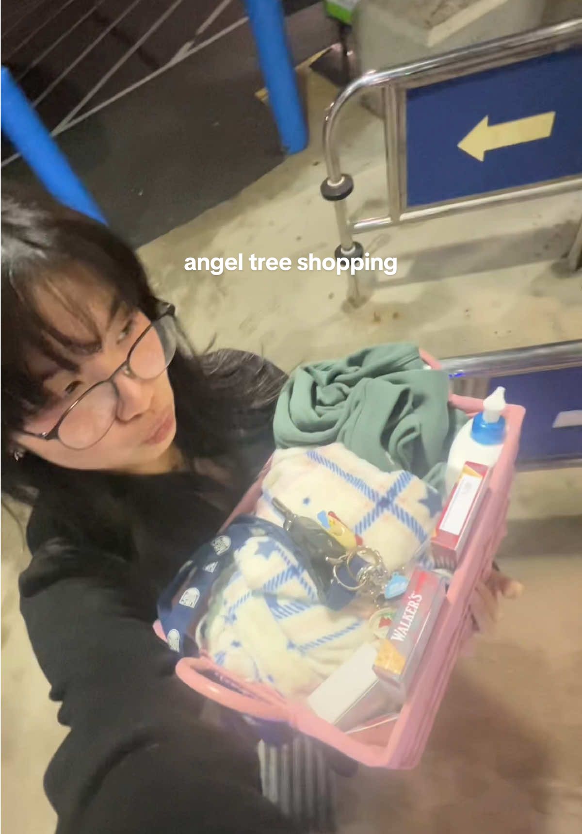 merry givemas!!! 🎅🏻❤️  #angeltreeshopping #fyp #Splice 