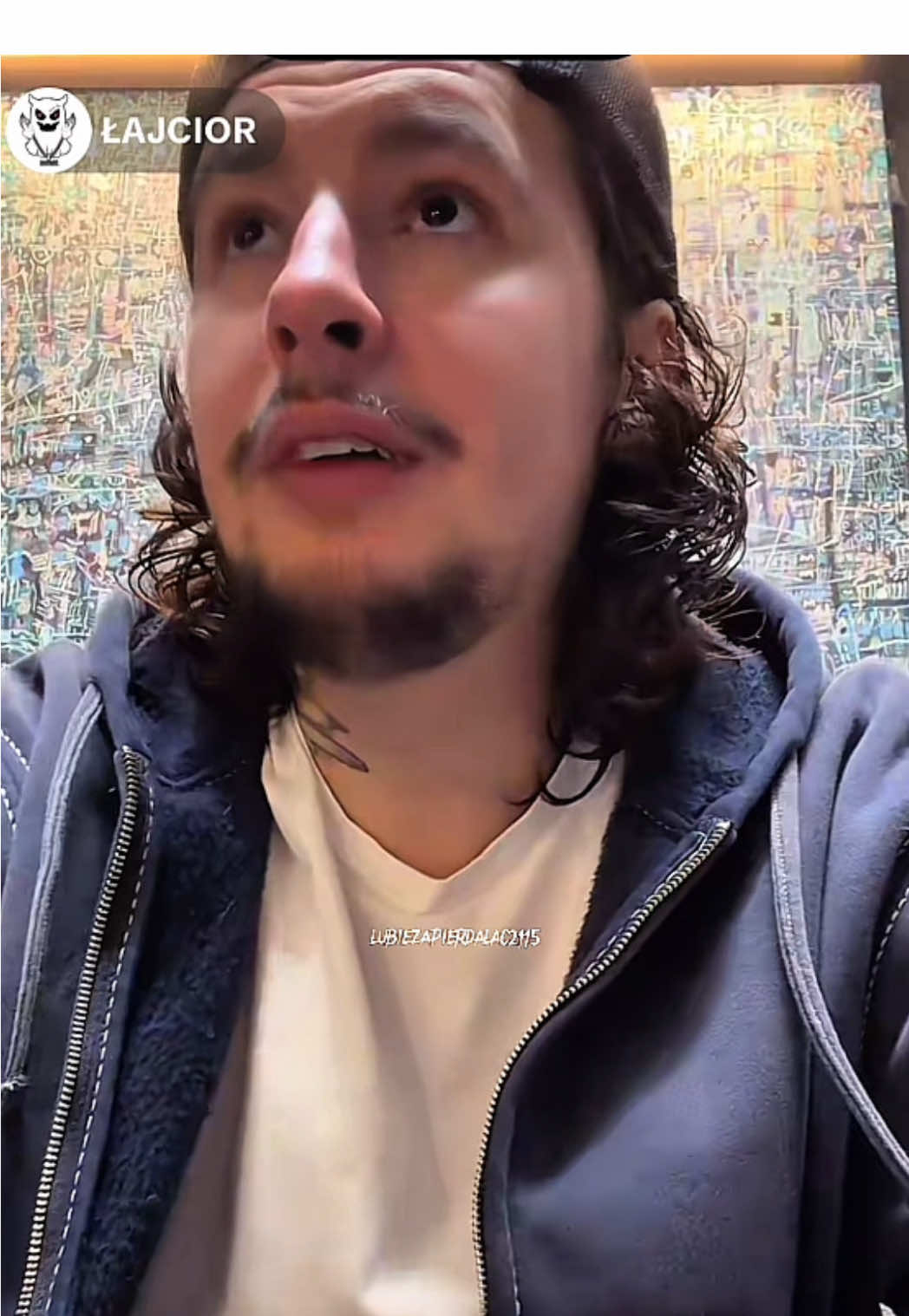 POTWIERDZAM. SIEDZI ZA MNĄ W ŁAWCE  @ŁAJCIOR | #white2115 #2115white #lubiezapierdalac #lubieshoty 