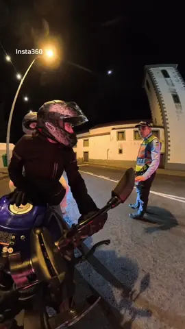 Aquela paragem básica 🚔 #madeiraisland #yamahamt03 #girlbiker #motovlog #police 