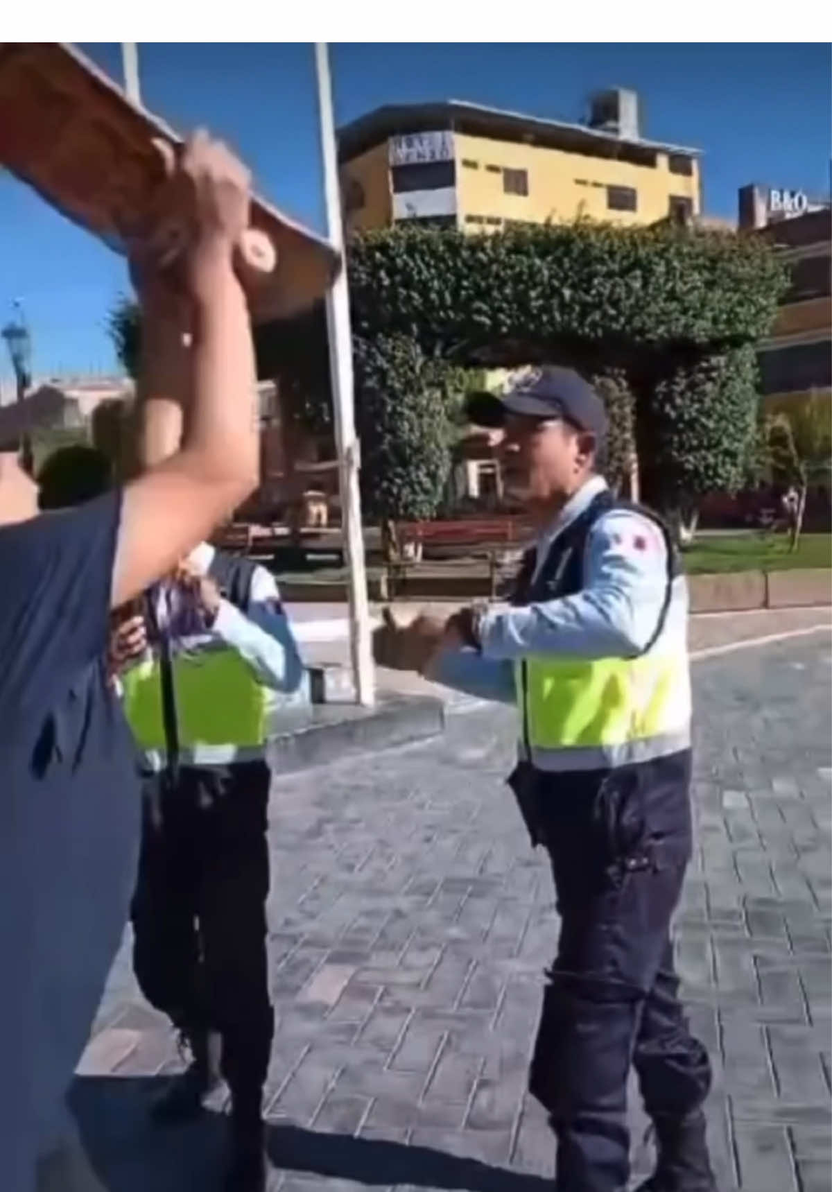 Llegaron las campanadas por adelantado 😂🔔 ##skate##skateboard##Skateboarding##skater##skating