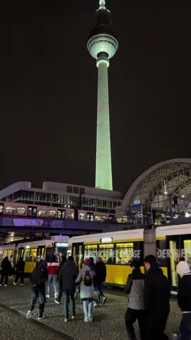 Christmas market at Alexanderplatz Berlin, Germany ✨️ #berlin #germany #europe #christmas #alexanderplatz 