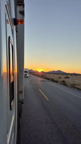 @joaquin Soria #trailerosmexicanos🇲🇽💯😎 #flypシ #Hermano #amanecer 