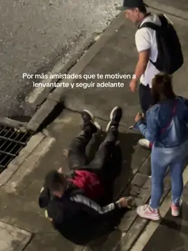 Dónde encuentro amigos así? #viral #medellin #fyp #borrachos #humor 