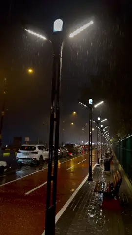 من لا يملكُ الحُب يخشىٰ الشتاء💔🥶♻️