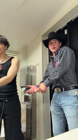 @Xavi Oficial🌀 gracias por enseñarme el baile 🤠🤠#rancho #cowboy #nocapea 