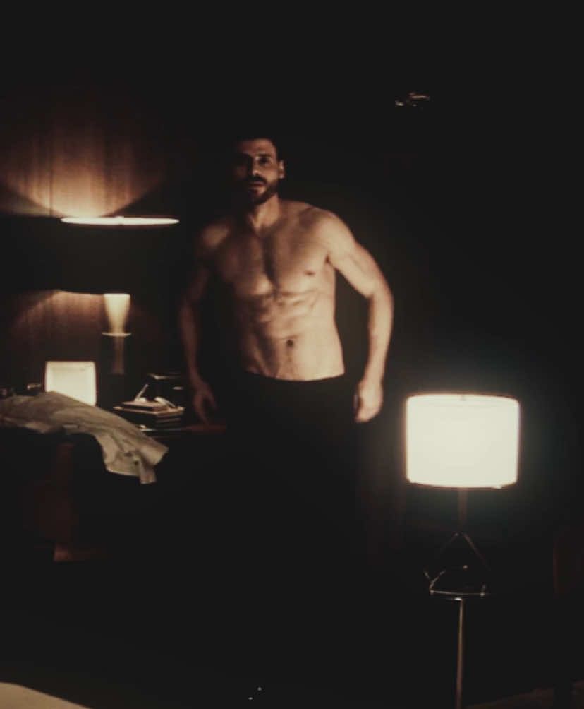 I pick or as well 🥰 ~ #scotthunter #heatedrivalry #heatedrivalryedit ~ cc recrised ~ ac brdpittt.ae ~ sp bttmscp 