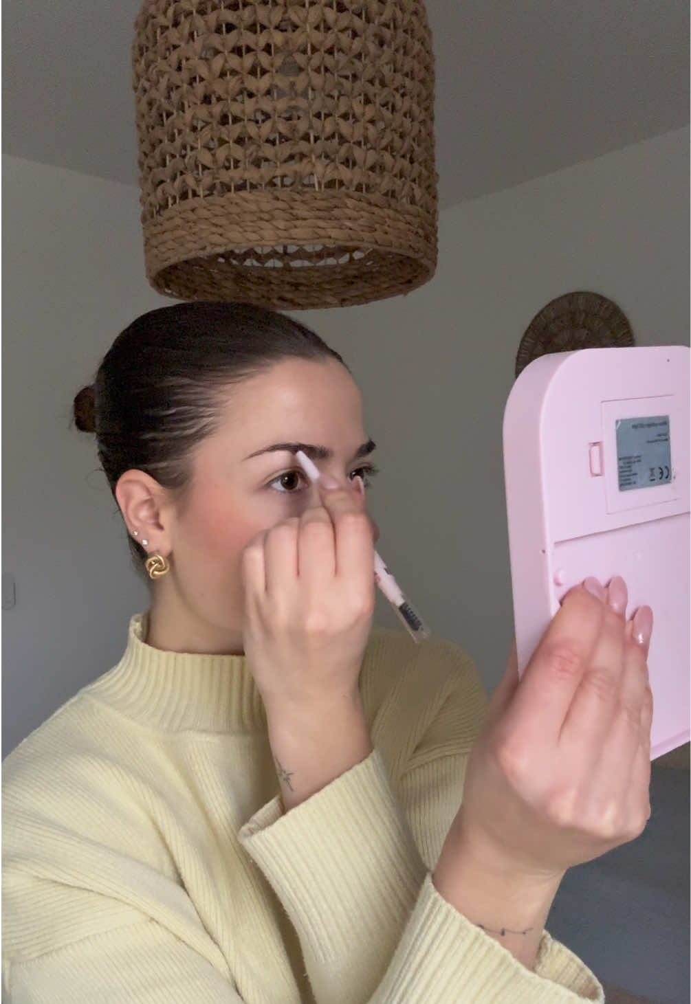 J’ai reçu en avant-première la nouvelle marque BACCI et ça va clairement cartonner !  Des packagings trop tendances, des prix de folie (vraiment petits 💸) et c’est exclusif chez Centrakor. BACCI, c’est la beauté fun, accessible et audacieuse : 100% glow, 100% petits prix. Plein de bangers makeup qui ne ruinent pas le porte-monnaie… le secret des malines 😉✨ @bacci_beauty  #bacci #baccibeauty #collaborationcommerciale #maquillage #makeup 