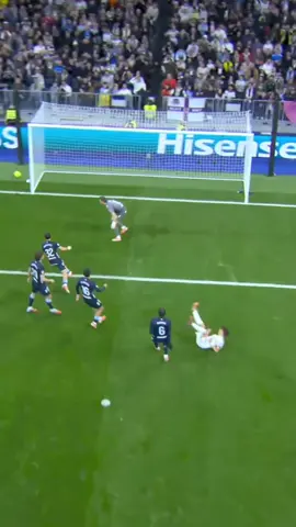 That was close. 🥶 #LALIGAEASPORTS #DeportesEnTikTok #LALIGAHighlights #RealMadridCelta 