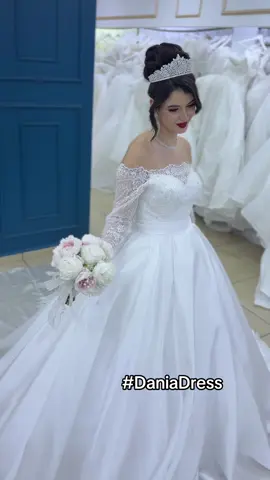 #daniadress #robeblanche💍😍🔥_الجزائري_لباس_عالميء #فساتين_فخمه #فساتين_سهره #wedding 