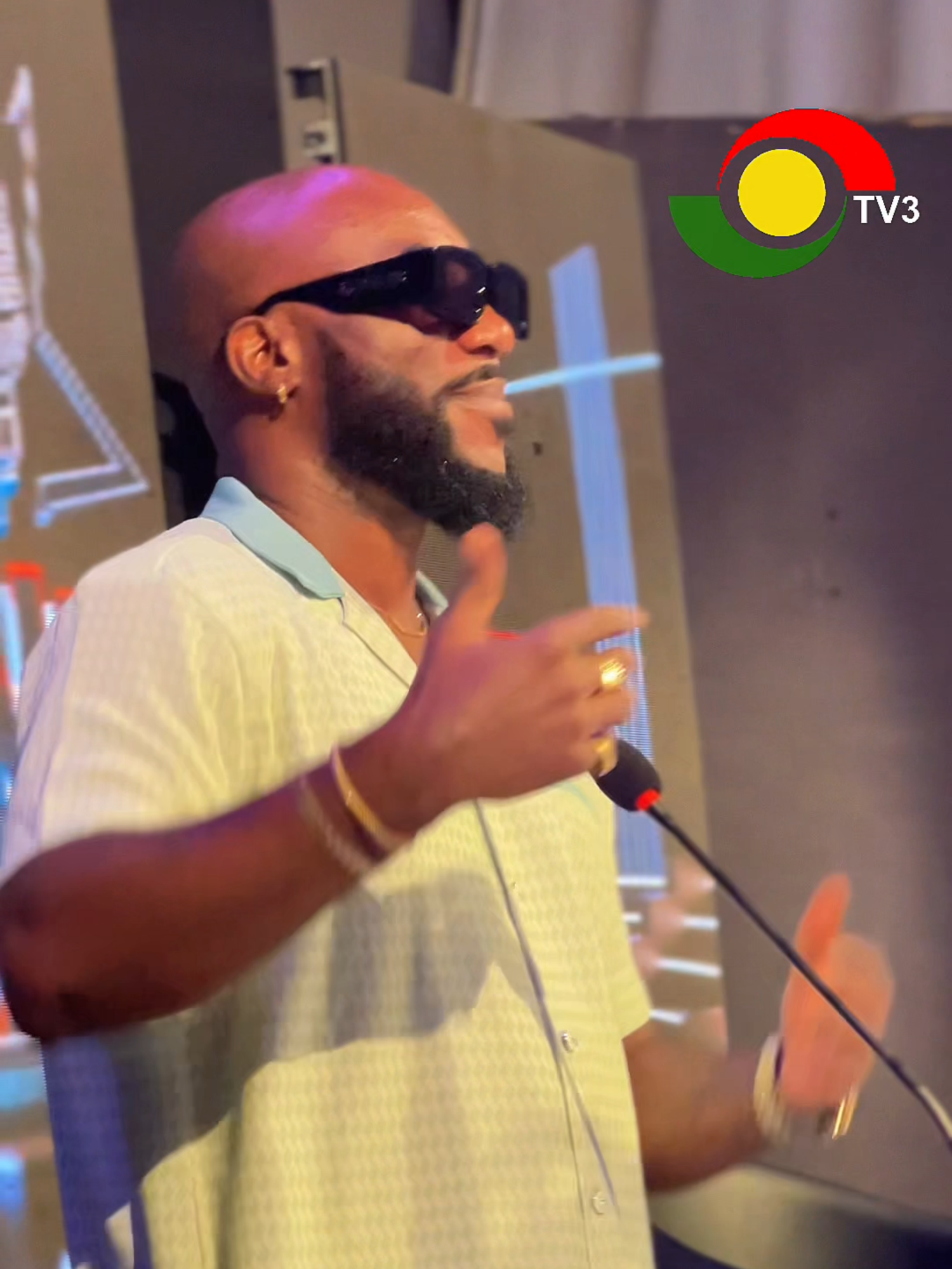 @kbkbmuzic celebrates 20 years of his hit song ‘Aso’ with a special remix featuring @stonebwoy & @kinaatagh. #TV3MentorXIV #TV3GH