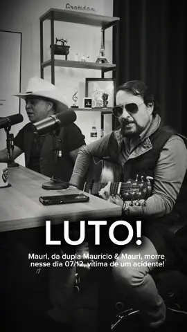 O artista se vai, mas sua arte fica! 🙏🏻😢 Tive a honra de conhecer e de entrevistar o Mauri com seu irmão e parceiro de dupla Mauricio no @podcastsegundeiroraiz  O cantor Mauri, da dupla sertaneja Maurício & Mauri, e irmão de Chitãozinho e Xororó, morreu neste domingo (7) em um acidente de trânsito na saída de um show em Curitiba (PR).  A van da equipe colidiu com uma carreta após o motorista sofrer um mal subito e perder o controle do veículo. Mauri, que estava no banco dianteiro, ficou preso às ferragens e morreu no local. Outra pessoa da equipe também não resistiu. O motorista recebeu atendimento, mas seu estado de saúde ainda não foi informado. Maurício, que estava na parte traseira da van, e o filho de Mauri saíram ilesos.