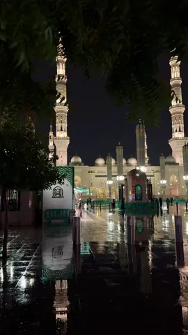 المسجد النبوي📍#المدينه_المنوره #امطاراليوم #f #المسجد_النبوي #تصويري📷 