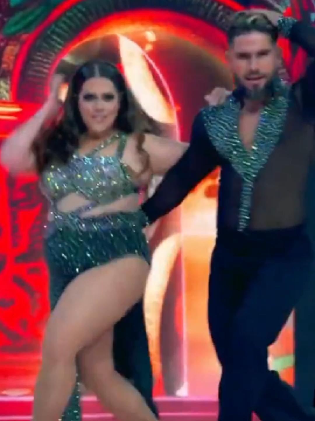 A grande final da #DançaDosFamosos 2025 chegou, mas nada melhor que relembrar alguns dos campeões e campeãs que já levantaram esse troféu maravilhoso! 🏆 Quem será o próximo hoje? 💃🕺 #Domingão