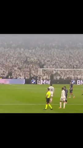 Alvaro carreras Red card 💔😳 // I can feel this red 💔🥲. ..... #mawlitt_1 #fvpシ #viral_ #toniedit #realmadrid 