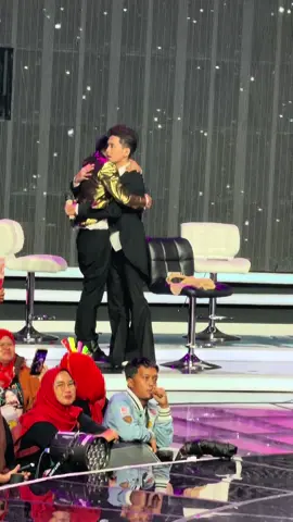 Jangan bilang akting ya gaes nangis nya @DA7.Valen bukan di buat buat dia merasa sangat kehilangan mila karna tersenggol#sorotan #fyp #sorotandunia 