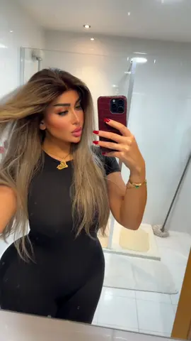 🖤 #fyp #iraqitiktok #لندن🇬🇧 #عراقيه #materialgirl 