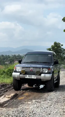 ready pajero montero 4X4 siap terjang segala medan, cocok banget buat yang suka camping dan jelajah hutan #pajero #pajero4x4 #lewatberanda #fyi 