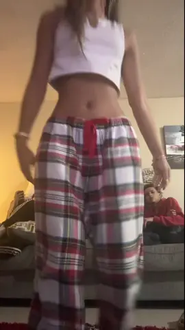 hay muchas cosas pasando en el video jakjakajakaja#paratii #fypシ #fypageシ 