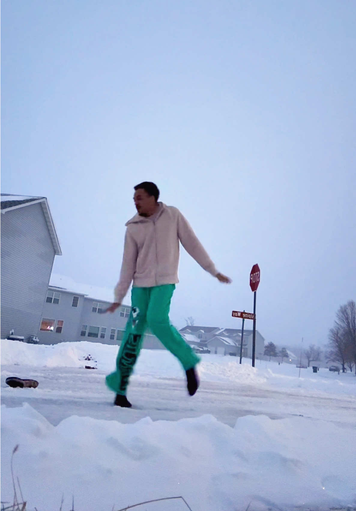 My feet are cold… please like. #treclarke #charliebrowndance #yeahglo #peanuts #snoopy 